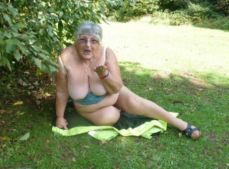 amateur homemade real exhibitionist granny fucking strangers best archive