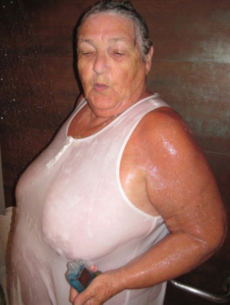 benidorm granny hot porn gallery