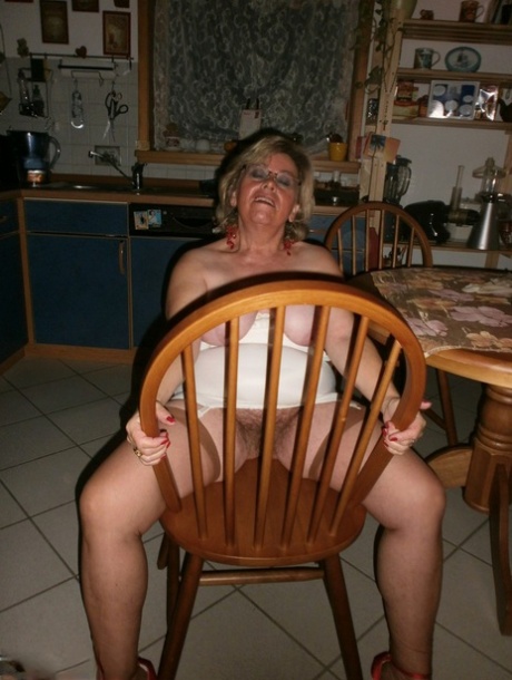 bbw granny mommy german hot naked pic