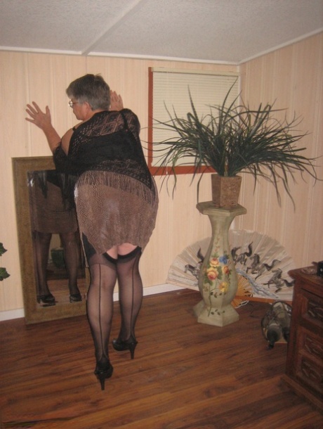 hairy legs granny free porn photos