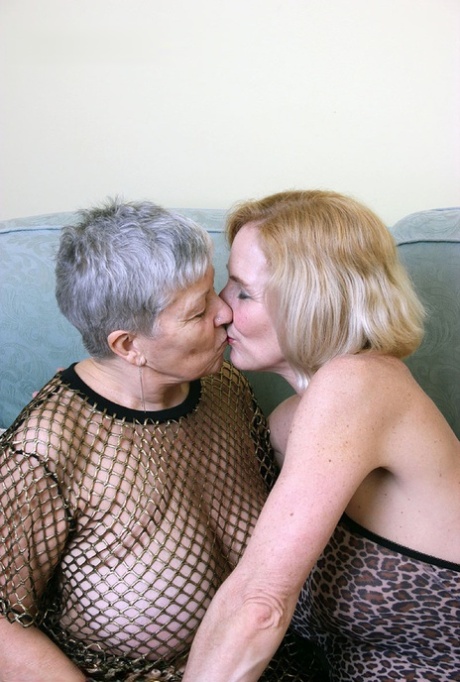 granny exploited moms xxx photos