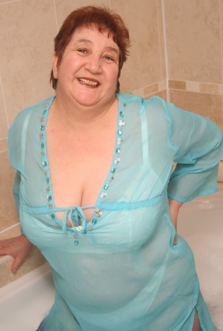 beeg older women taking clothes off perfect photo