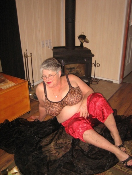 old woman on sybian free sex pic