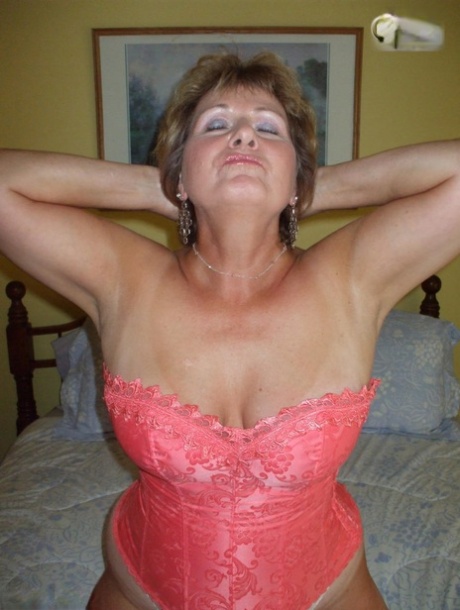 granny kiki sexy naked image