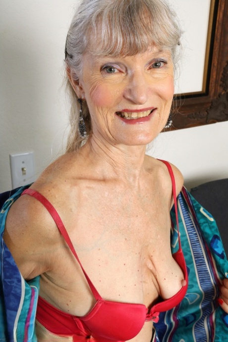 granny pokies porn photos