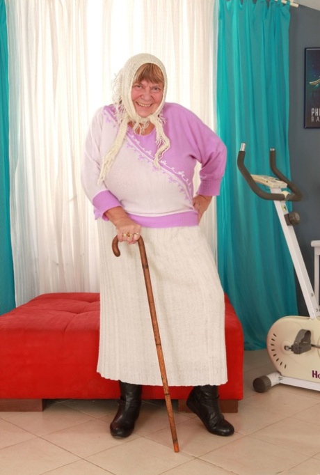 free fuck granny standing sexy galleries