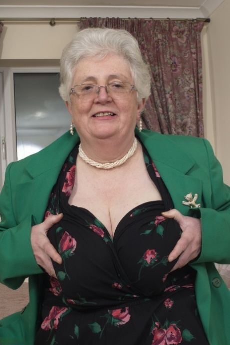 hairy chubby mature free img