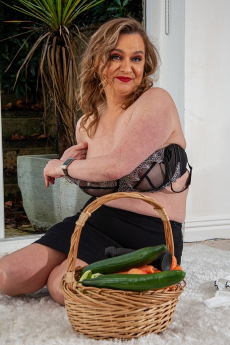 chubby granny riding cock art nude picture